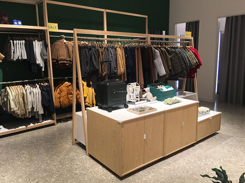 汕尾小型服裝店貨架