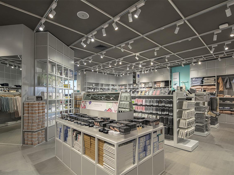 長治現(xiàn)代精品百貨貨架的特點(diǎn)與作用