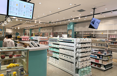 南通精品百貨店如何設(shè)計(jì)動(dòng)線增加產(chǎn)品曝光率-大唐貨架廠