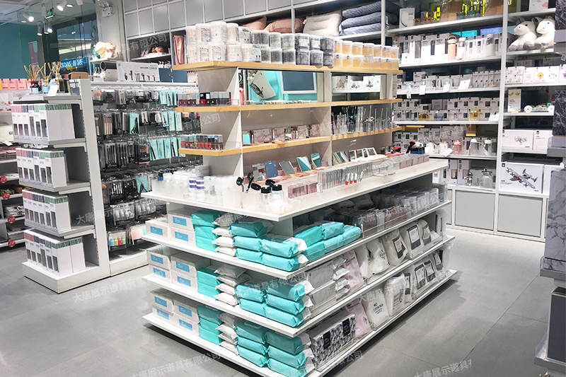 上海精品店貨架，NOME貨架，諾米陳列架，大唐展示貨架，北歐風貨架，三元店貨架