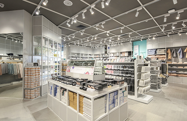 上海你知道精品店鋼木貨架的特點(diǎn)是什么嗎？