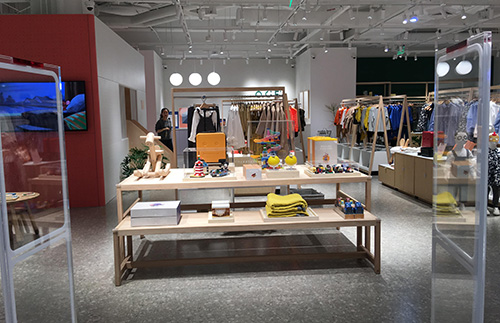 南沙母嬰店的生意火不火，跟母嬰貨架的挑選很重要