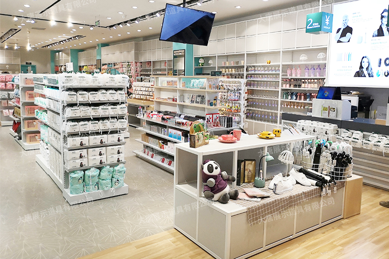 南沙精品店貨架，NOME貨架，諾米陳列架，大唐展示貨架，北歐風貨架，三元店貨架