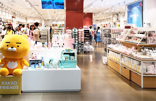 日喀則地名創優品貨架怎樣布局的?