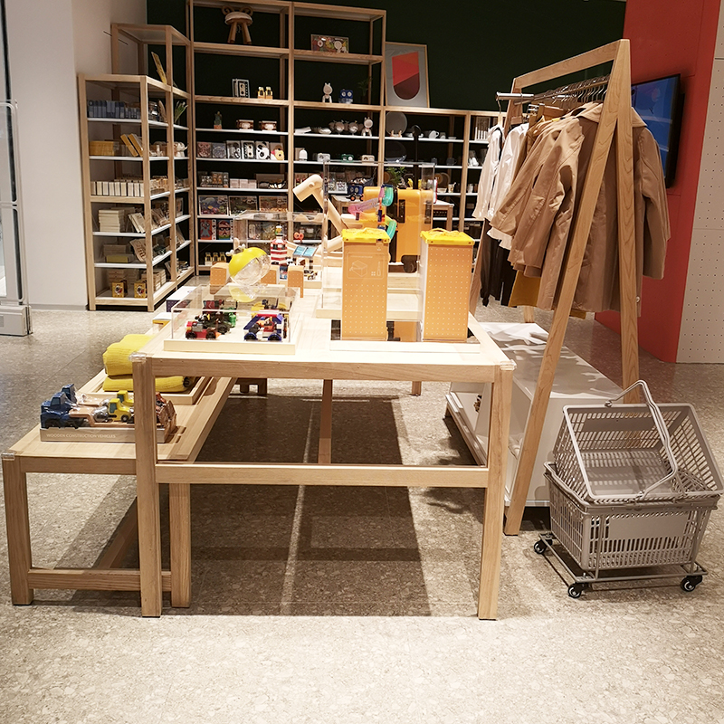 信陽服裝店貨架