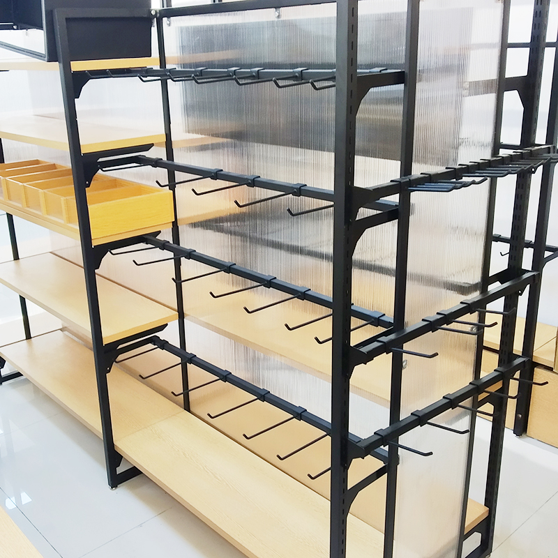 濟南名創(chuàng)貨架展示