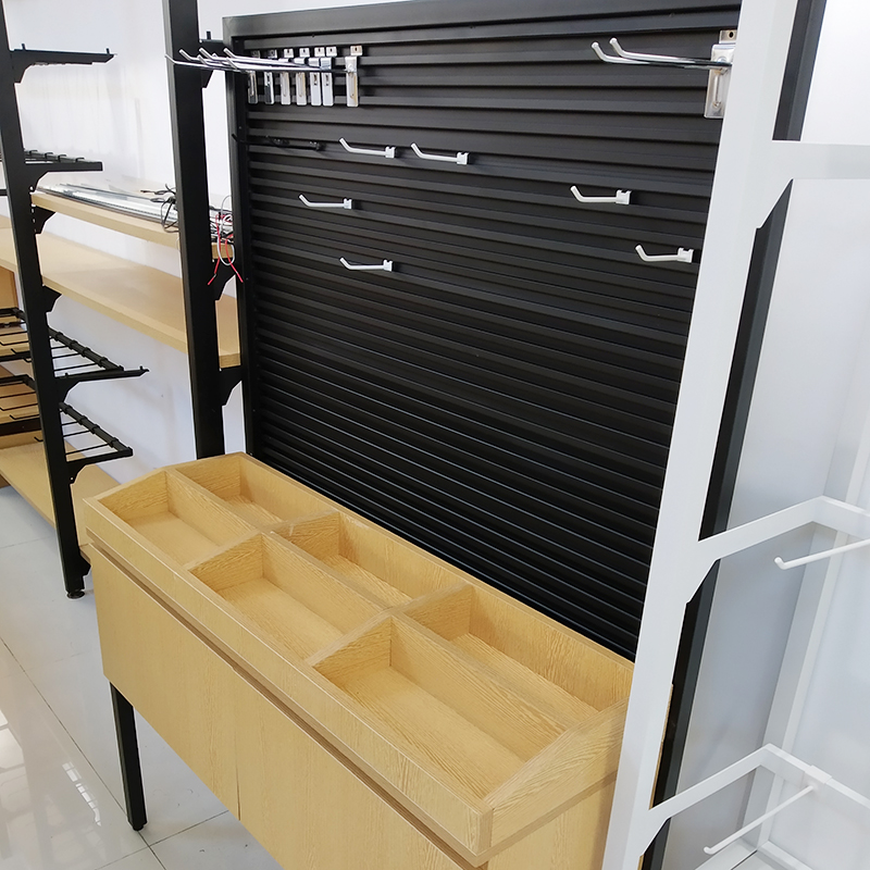 宣城名創百貨貨架