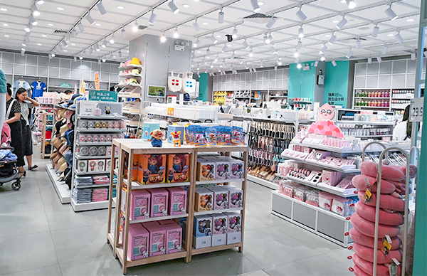 清遠廣州大唐貨架帶你了解精品店鋼木貨架的特點