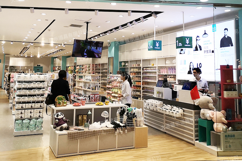 沈陽(yáng)精品店貨架，NOME貨架，諾米陳列架，大唐展示貨架，北歐風(fēng)貨架，三元店貨架