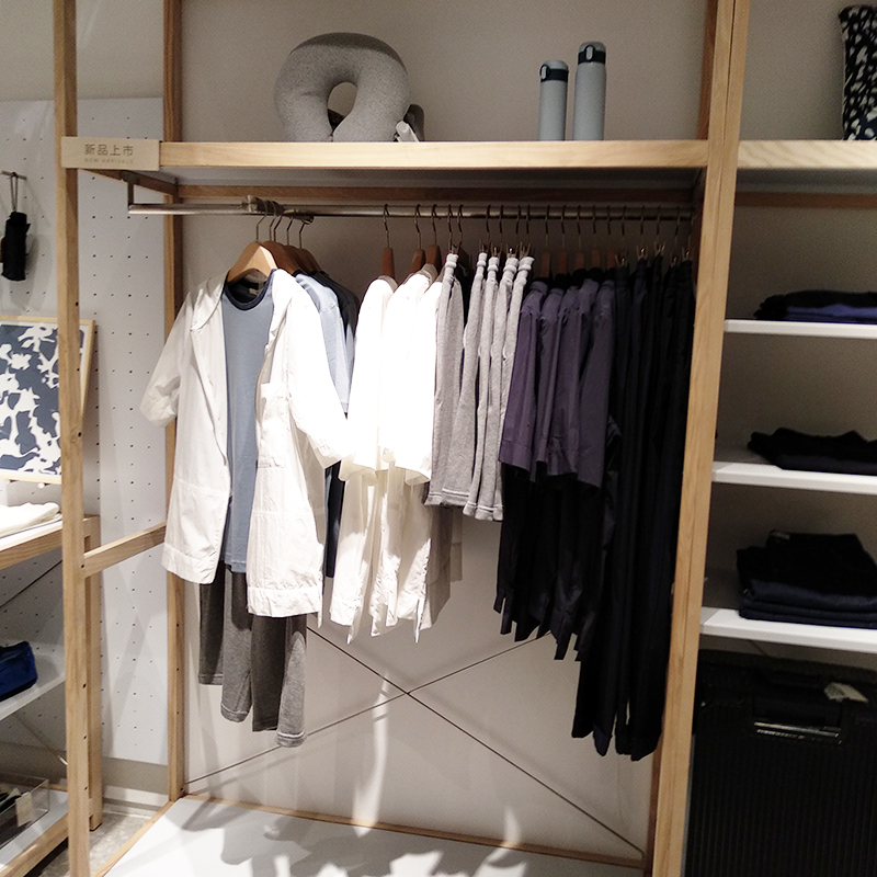 蘿崗服裝木貨架