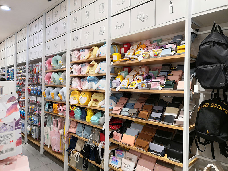 林芝地名創優品展示柜,精品百貨展示架,母嬰展示架