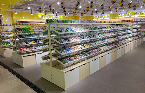 鶴壁休閑零食店商品貨架陳列技巧_小食品店貨架_廣州貨架廠